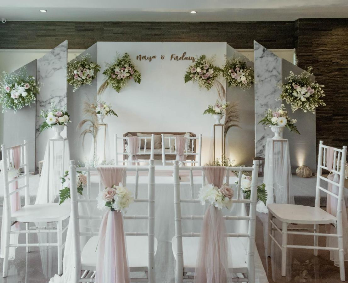 The Wujil Resort & Conventions Semarang Extérieur photo