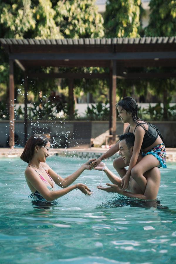 The Wujil Resort & Conventions Semarang Extérieur photo