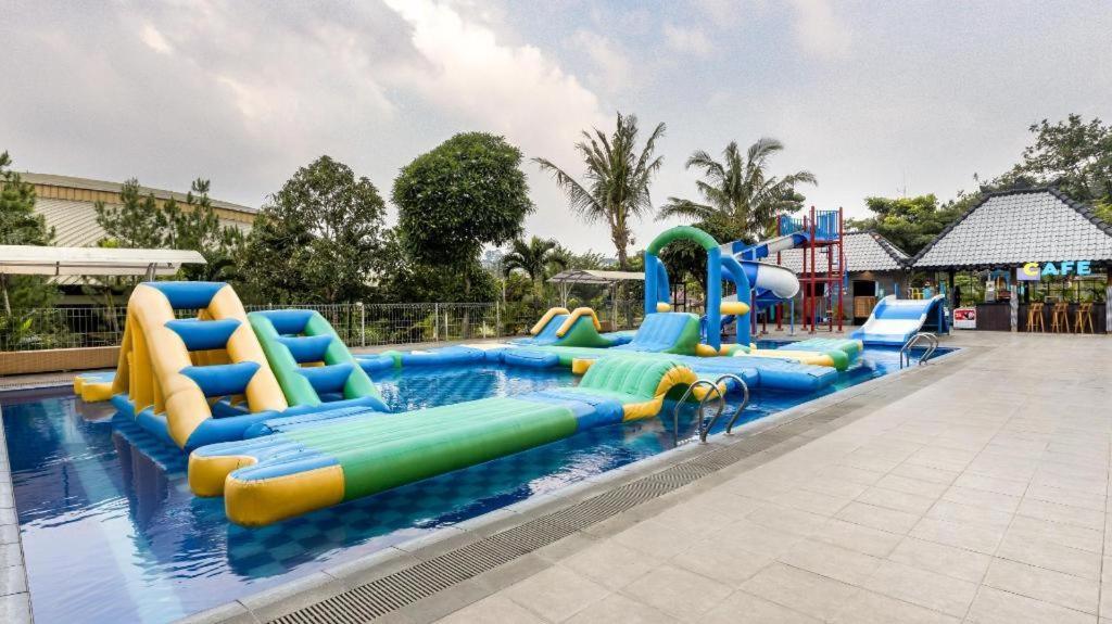 The Wujil Resort & Conventions Semarang Extérieur photo