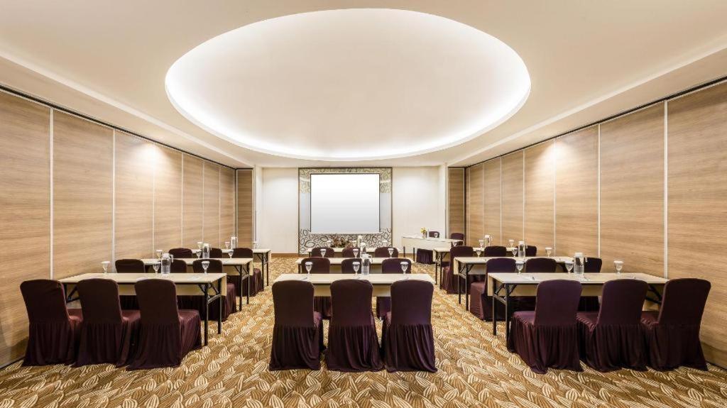 The Wujil Resort & Conventions Semarang Extérieur photo