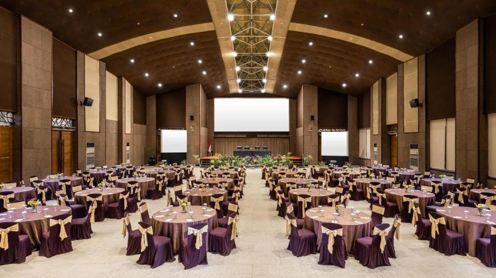 The Wujil Resort & Conventions Semarang Extérieur photo